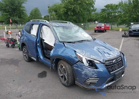 2023 Subaru Forester Touring z USA, uszkodzony, nr VIN JF2SKARC0PH521934
